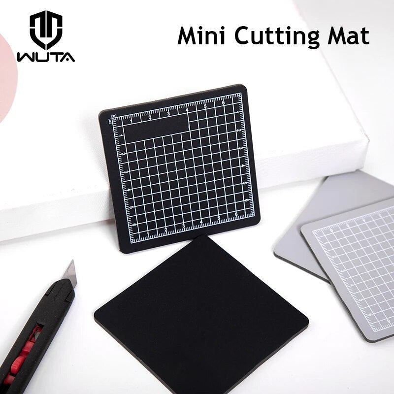 Wuta Mini Cutting Mat, Self Healing, 8cm x 8cm